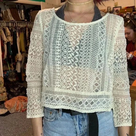 American Eagle outfitters women’s size S - 3/4 Length Sleeve button up the back - Picture 1 of 6